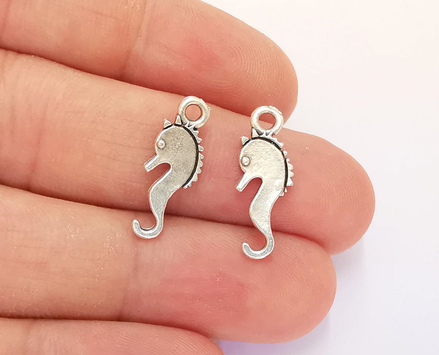 10 Seahorse Charms Antique Silver Plated Charms (21x8mm)  G21825