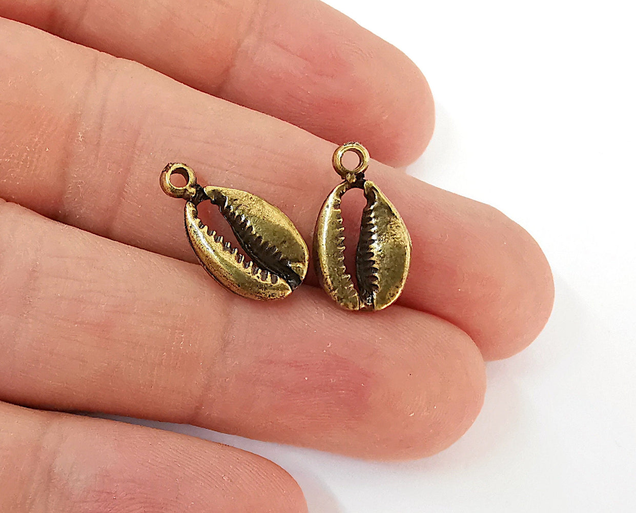 10 Cowrie Shell Charms Antique Bronze Charms Antique Bronze Plated Charm (18x10mm) G21606