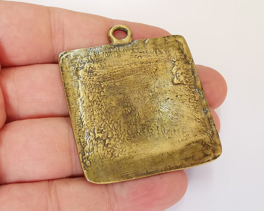 Medallion Pendant Antique Bronze Plated Pendant (55x48mm) G21933