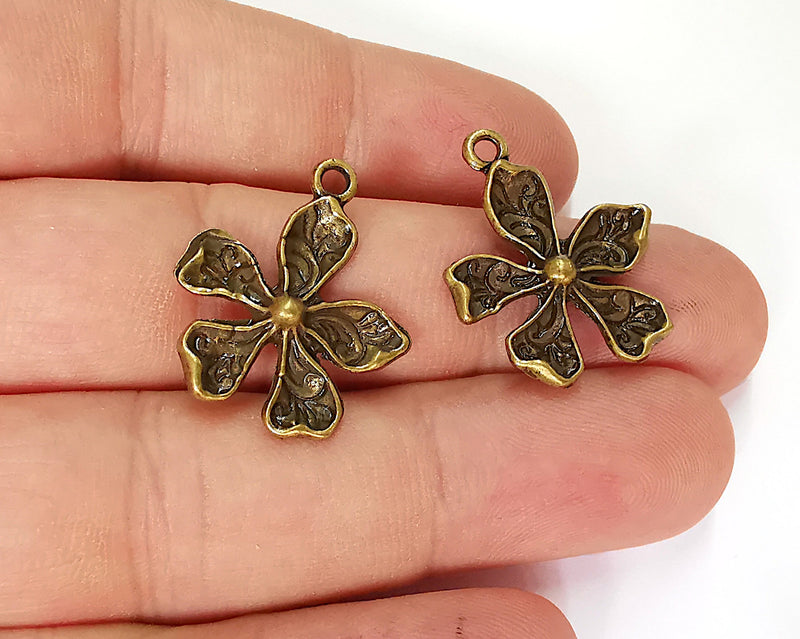 4 Flower Charms Antique Bronze Plated Charms (26x22mm)  G21939