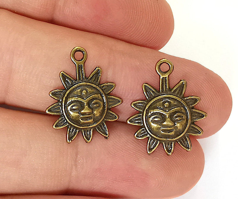 10 Sun Charms Antique Bronze Plated Charms (20x16mm)  G21952