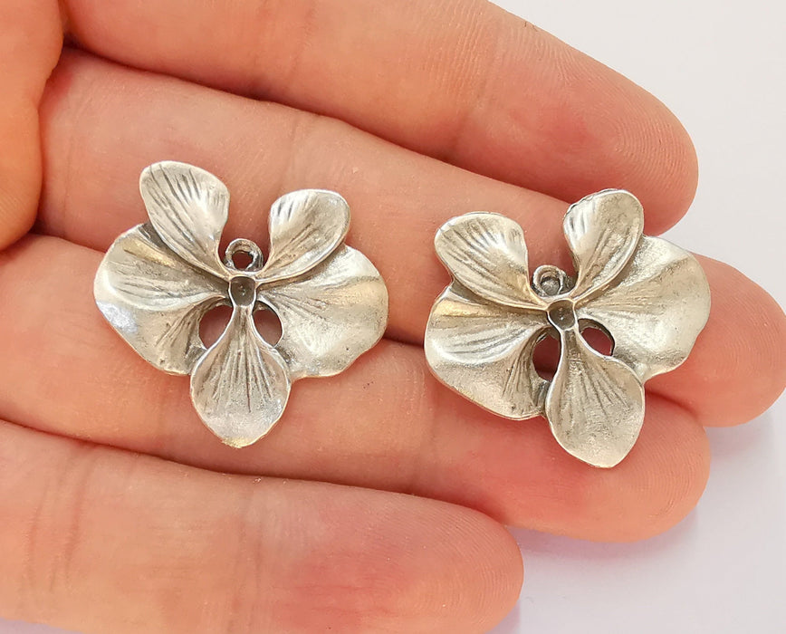 2 Flowers Charms Antique Silver Plated Charms (29x27mm) G22507