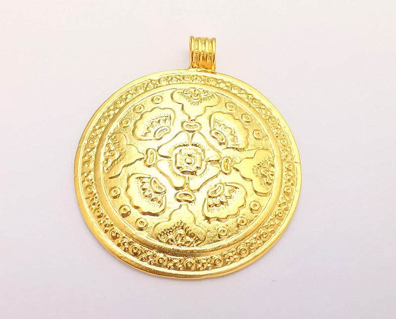 Gold Medallion Pendant Gold Plated Metal (51x44mm)  G22105