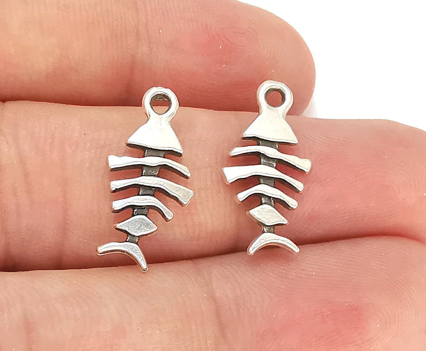 10 Fishbone Charms Antique Silver Plated Charms (20x10mm) G22533