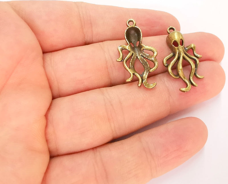 4 Octopus Charms Antique Bronze Plated Charms (31x17mm)  G22572