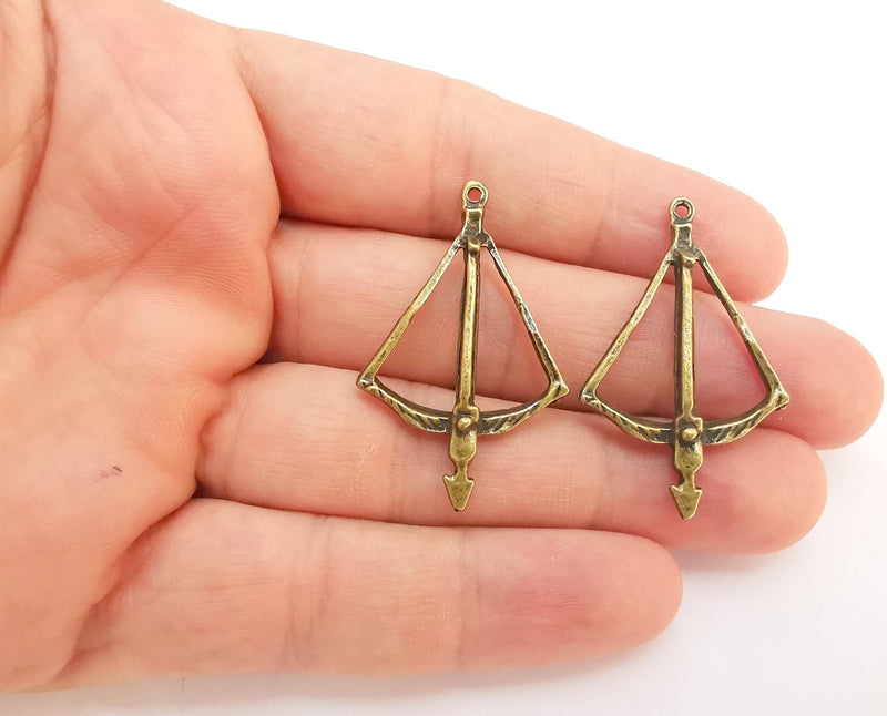 4 Bow and Arrow Charms Antique Bronze Plated Charms (41x26mm)  G22232