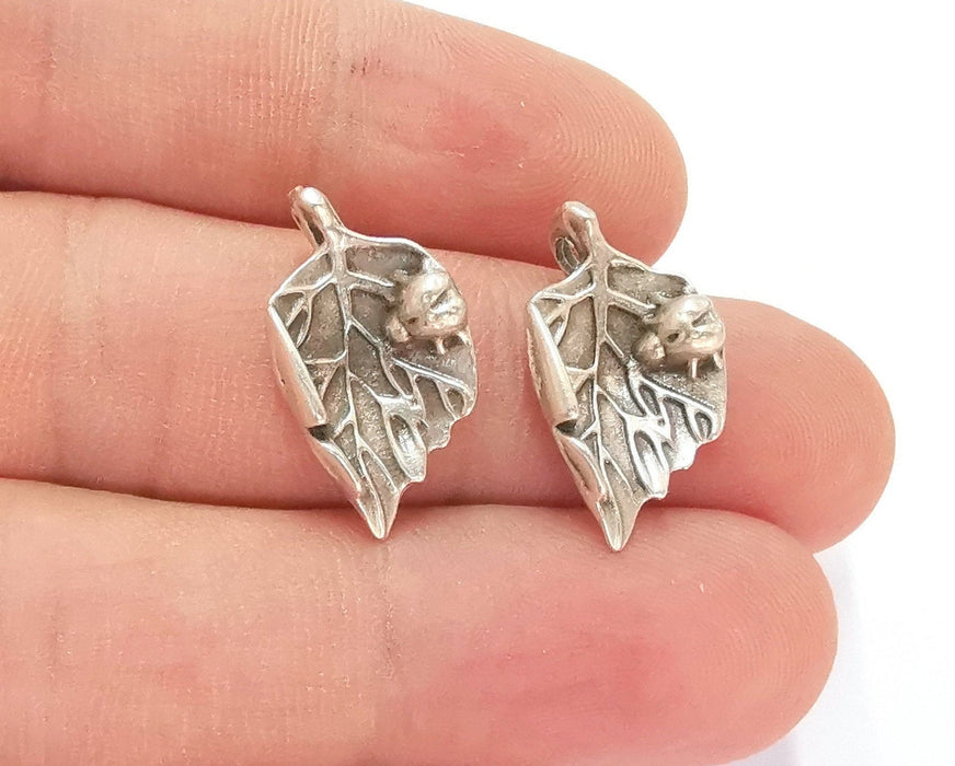 5 Leaf Charms Antique Silver Plated Charms (23x13mm) G22244