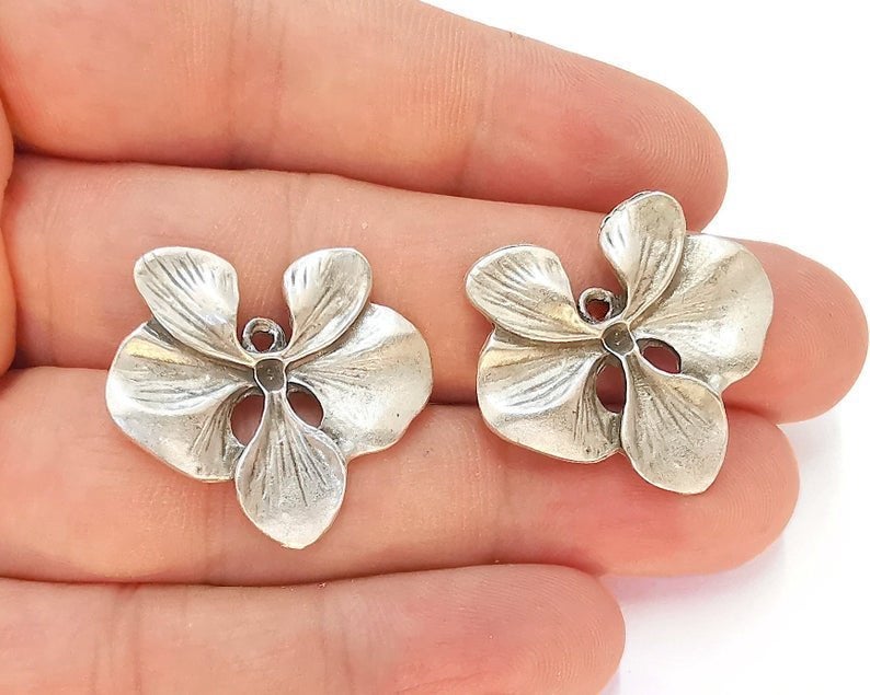 2 Flowers Charms Antique Silver Plated Charms (29x27mm) G22507