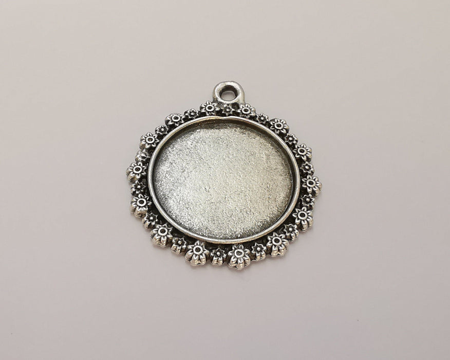 2 Flowers Frame Pendant Blank Antique Silver Plated Pendant (31x27mm) (20mm Blank Size)  G22717