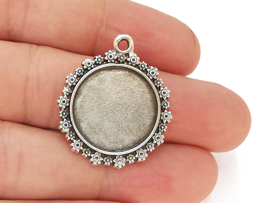 2 Flowers Frame Pendant Blank Antique Silver Plated Pendant (31x27mm) (20mm Blank Size)  G22717