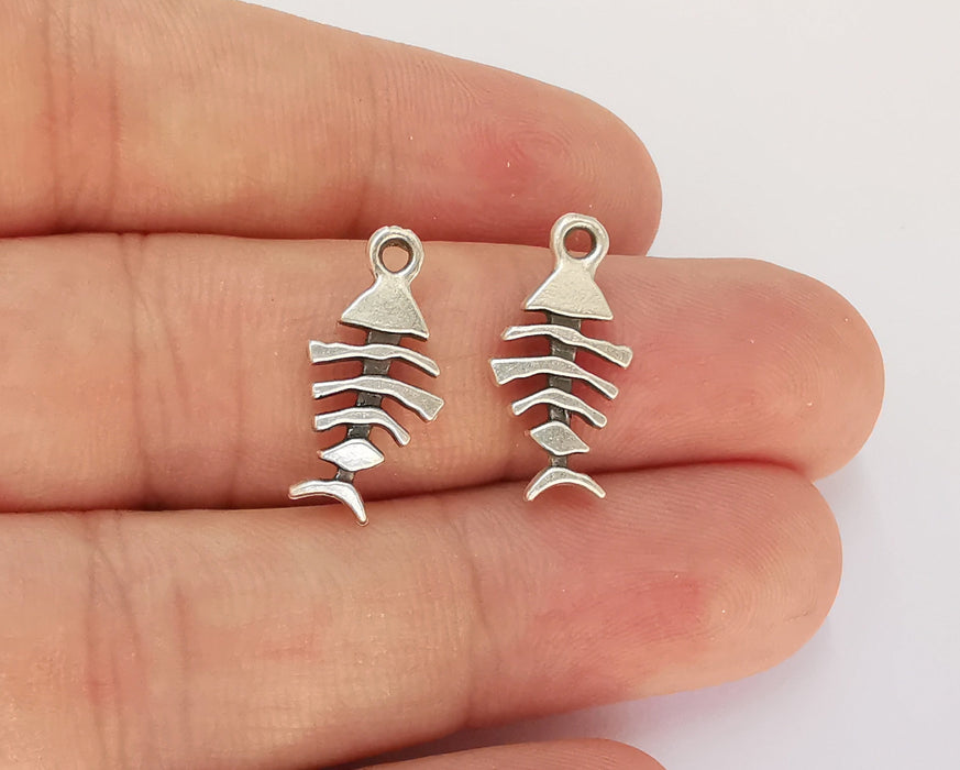 10 Fishbone Charms Antique Silver Plated Charms (20x10mm) G22533