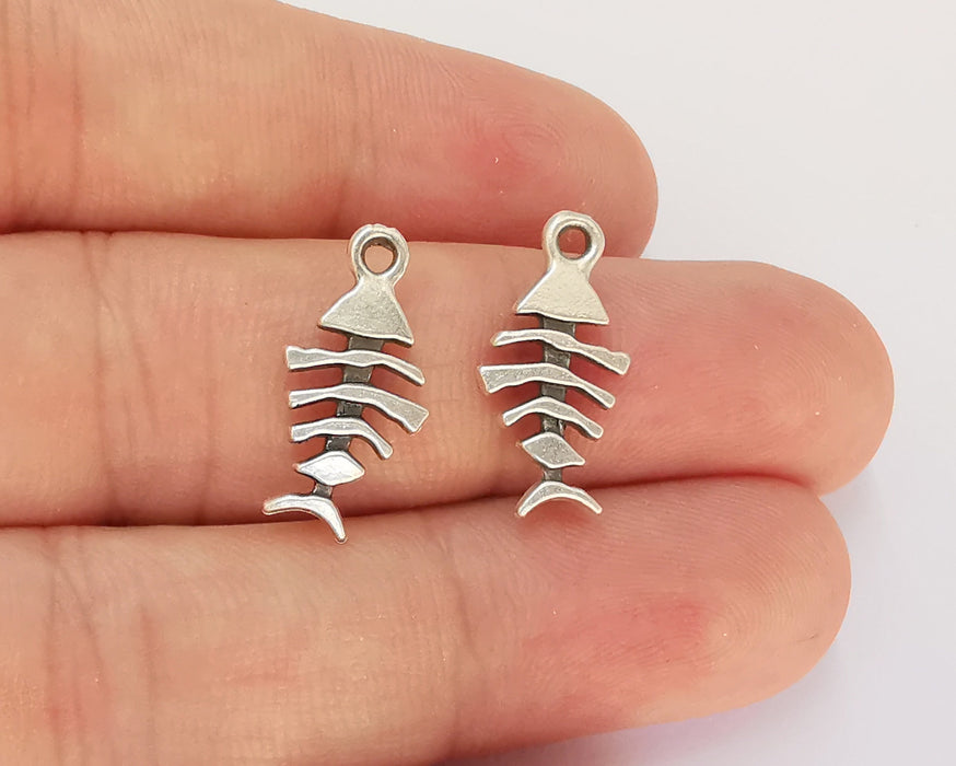 10 Fishbone Charms Antique Silver Plated Charms (20x10mm) G22533