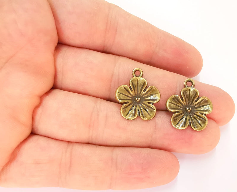 5 Flower Charms Antique Bronze Plated Charms (22x19mm)  G22576