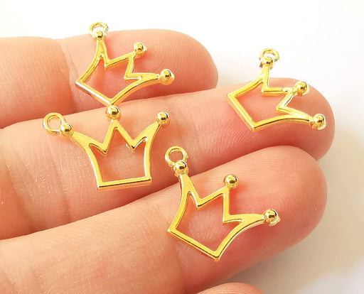 10 Crown Charms Shiny Gold Plated Charms (20x13mm)  G22963