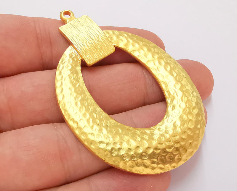 Hammered Pendant Gold Plated Pendant (70x48mm) G22973