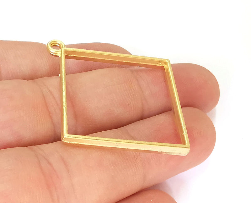 2 Heart Bezel Charms Gold Plated Charms (47x43mm) G23122