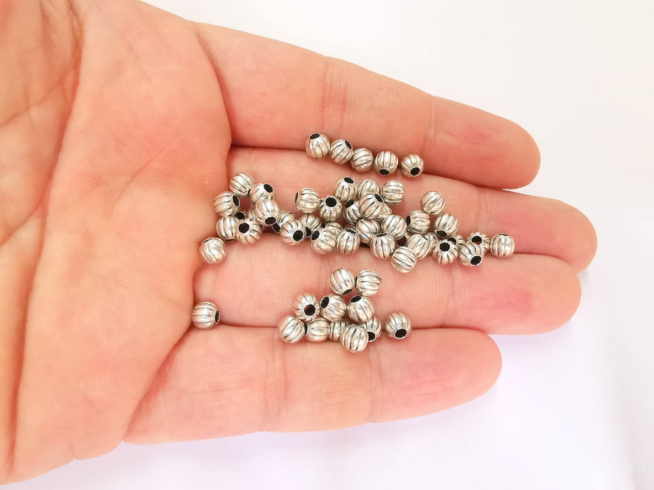 20 Silver Round Beads Antique Silver Plated Beads (5mm) G23124