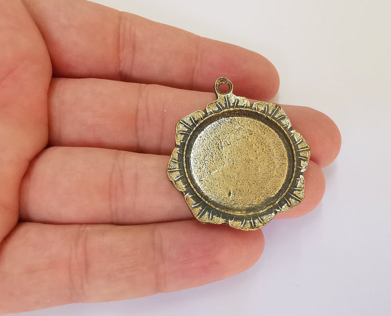 Flowers Frame Pendant Blank Antique Bronze Plated Pendant (42x37mm) (26mm Blank Size)  G23134