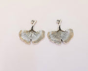 4 Ginko Leaf Charms Antique Silver Plated Charms (24x24mm)  G23165