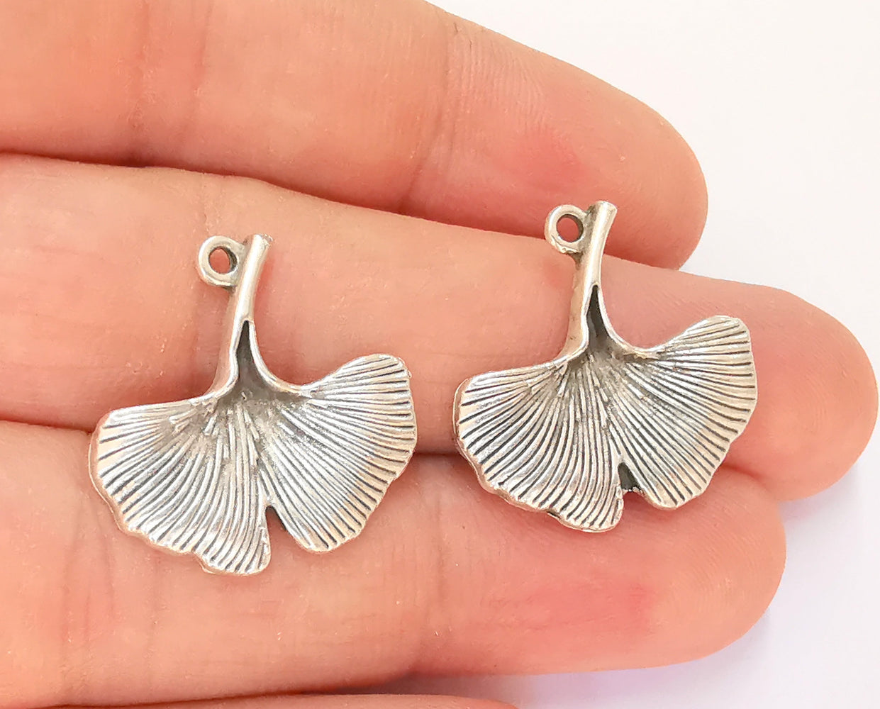 4 Ginko Leaf Charms Antique Silver Plated Charms (24x24mm)  G23165