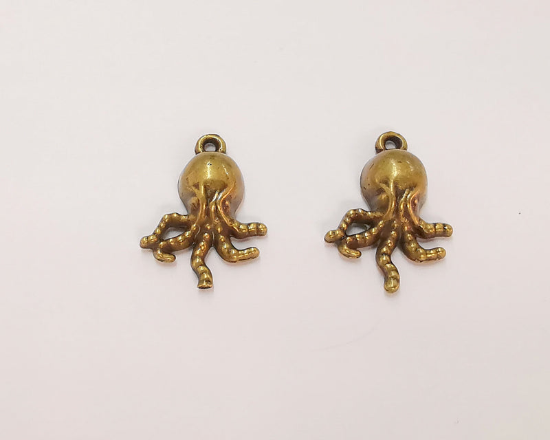 10 Octopus Charms Antique Bronze Plated Charms (21x15mm)  G22828