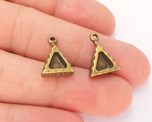 4 Triangle Base Resin Base Pendant Blank inlay Blank Mosaic Blank Bezel Setting Mountings Antique Bronze Plated Metal (6x6mm blank) G22907