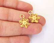 5 Snowflake charms 24K Shiny gold plated charms (20x14mm) G23365