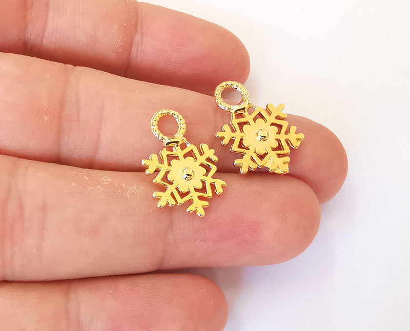 5 Snowflake charms 24K Shiny gold plated charms (20x14mm) G23365