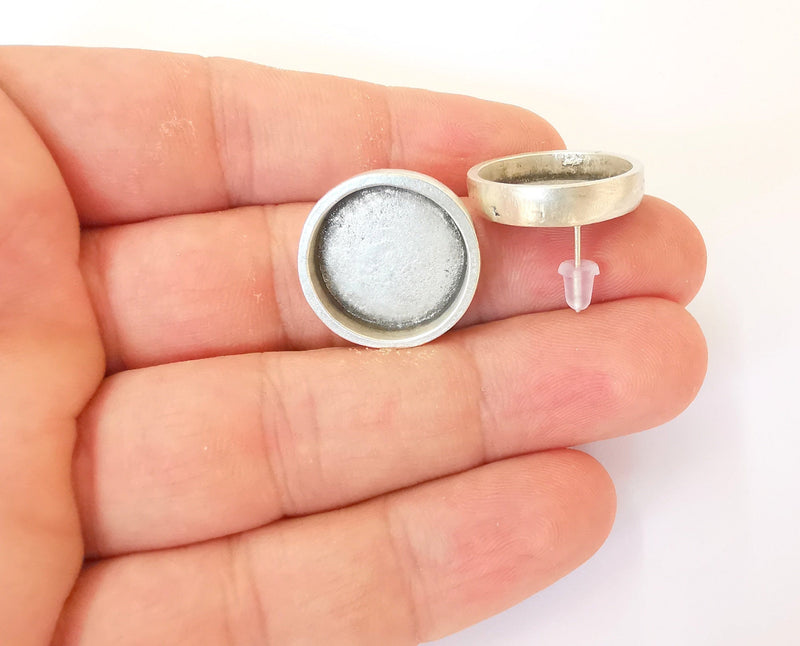 Earring blank base backs Silver resin blank cabochon base inlay blank mountings Antique silver plated metal (18mm blank) 1 Pair G23366