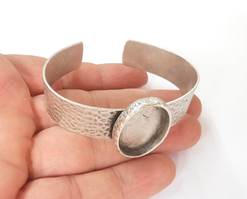 Bracelet blank Resin dry flower inlay blank Cuff bezel Glass cabochon base Hammered adjustable antique silver (25x18mm ) G23371