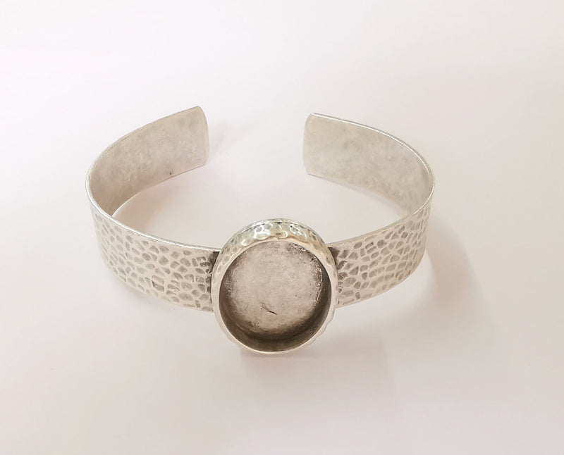 Bracelet blank Resin dry flower inlay blank Cuff bezel Glass cabochon base Hammered adjustable antique silver (25x18mm ) G23371
