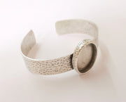 Bracelet blank Resin dry flower inlay blank Cuff bezel Glass cabochon base Hammered adjustable antique silver (25x18mm ) G23371