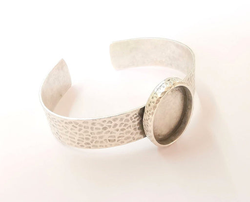 Bracelet blank Resin dry flower inlay blank Cuff bezel Glass cabochon base Hammered adjustable antique silver (25x18mm ) G23371