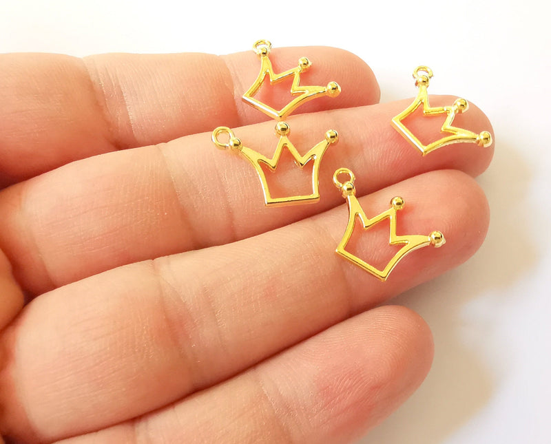 10 Crown Charms Shiny Gold Plated Charms (20x13mm)  G22963