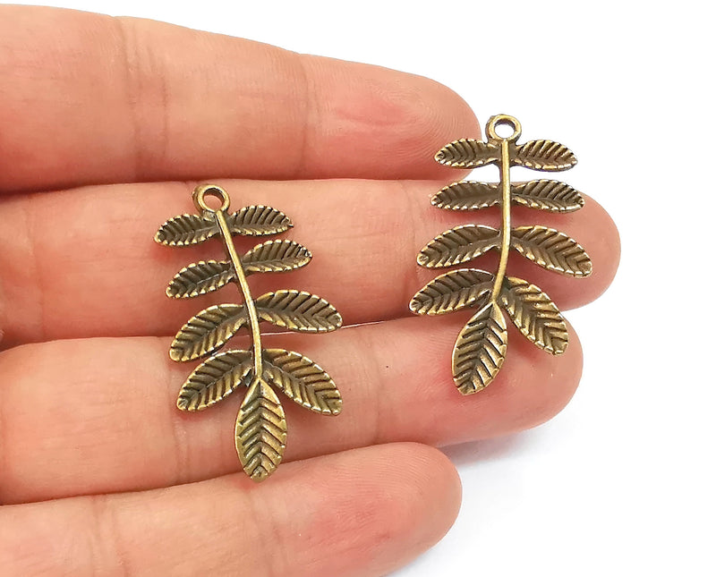 2 Leaf charms Antique bronze plated charms (38x21mm)  G23389