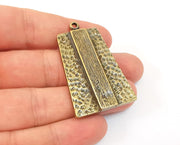 2 Hammered pendant Antique bronze plated pendant (50x32mm) G23391