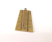 2 Hammered pendant Antique bronze plated pendant (50x32mm) G23391