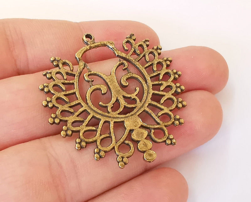 2 Antique bronze charm Antique bronze plated charm (42x41mm) G23447