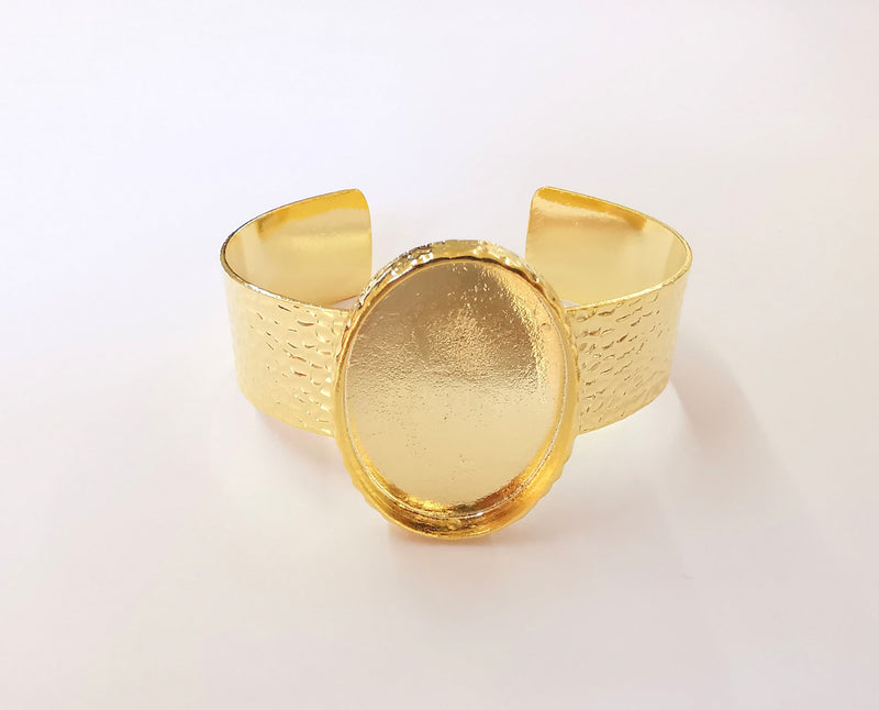 Bracelet blank Resin cuff Dry flower inlay blank Cuff bezel Glass cabochon base Hammered adjustable Shiny gold plated (40x30mm ) G23473