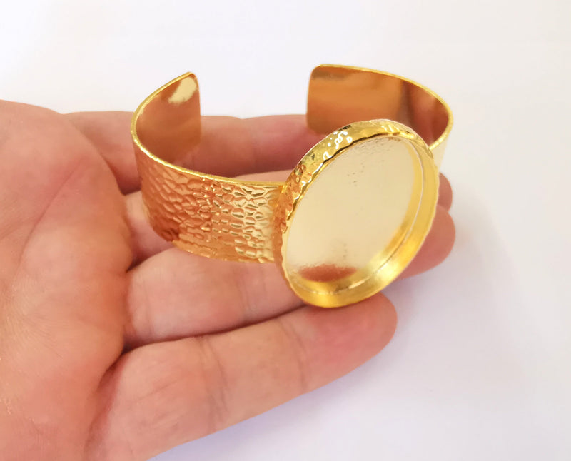 Bracelet blank Resin cuff Dry flower inlay blank Cuff bezel Glass cabochon base Hammered adjustable Shiny gold plated (40x30mm ) G23473