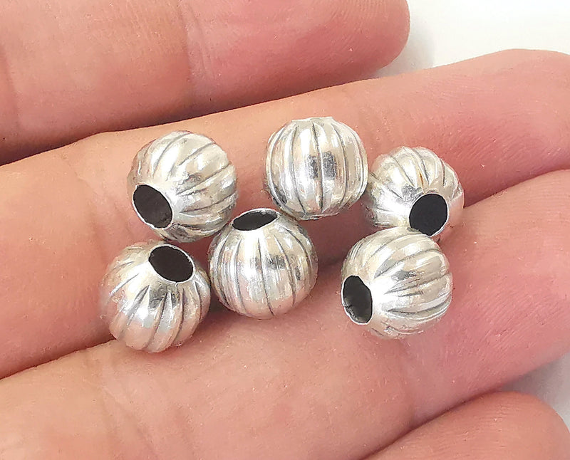 10 Silver Round Beads Antique Silver Plated Beads (10mm) G25799