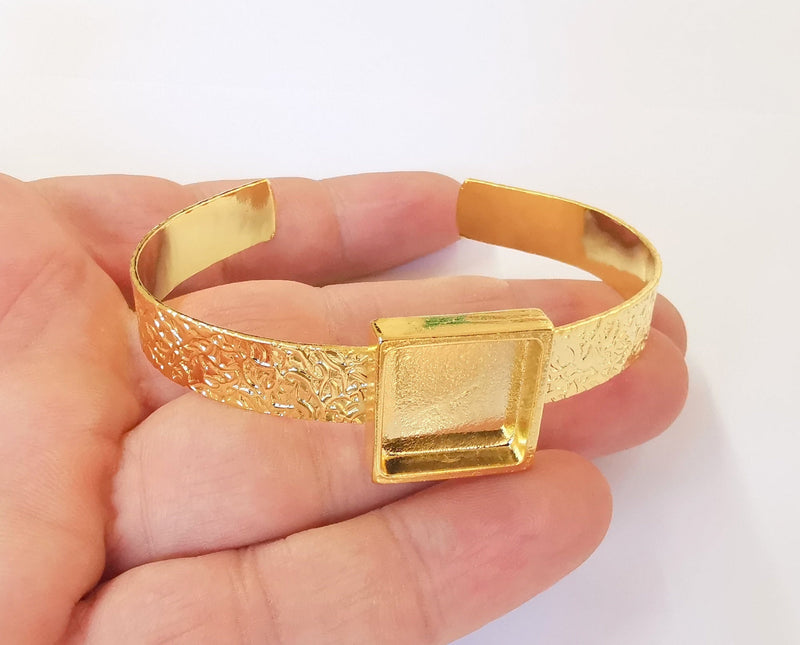 Bracelet blank resin Cuff dry Flower inlay blank Cuff bezel glass cabochon base textured Adjustable shiny gold plated (16x16mm ) G23498