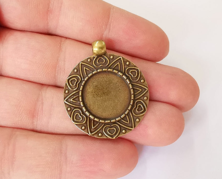 Heart pendant blank bezel Resin bezel Mosaic mountings Antique bronze plated pendant (36x31mm)( 17 mm Bezel Inner Size)  G23554