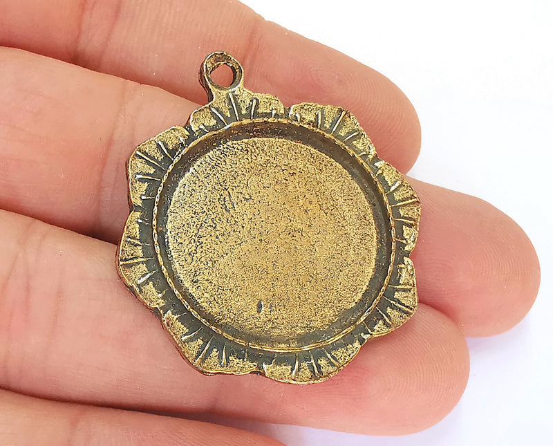 Flowers Frame Pendant Blank Antique Bronze Plated Pendant (42x37mm) (26mm Blank Size)  G23134