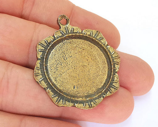 Flowers Frame Pendant Blank Antique Bronze Plated Pendant (42x37mm) (26mm Blank Size)  G23134