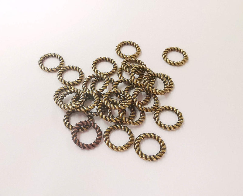 20 Twisted circle findings Antique bronze plated circle (9 mm)  G23609