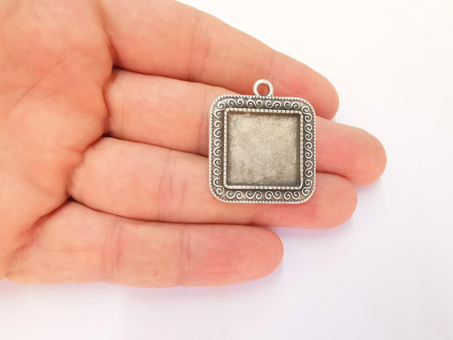 Square Frame Pendant Blank Antique Silver Plated Pendant (34x29mm) (20mm Blank Size)  G23180