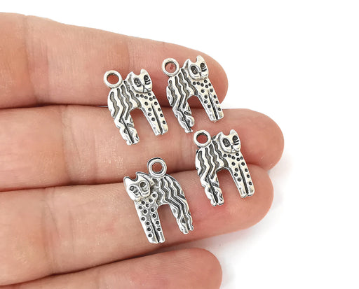 10 Cat charms Antique silver plated charms (19x12mm)  G23696