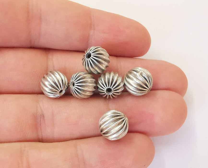 5 Silver round beads Antique silver plated brass beads (10mm) G23750