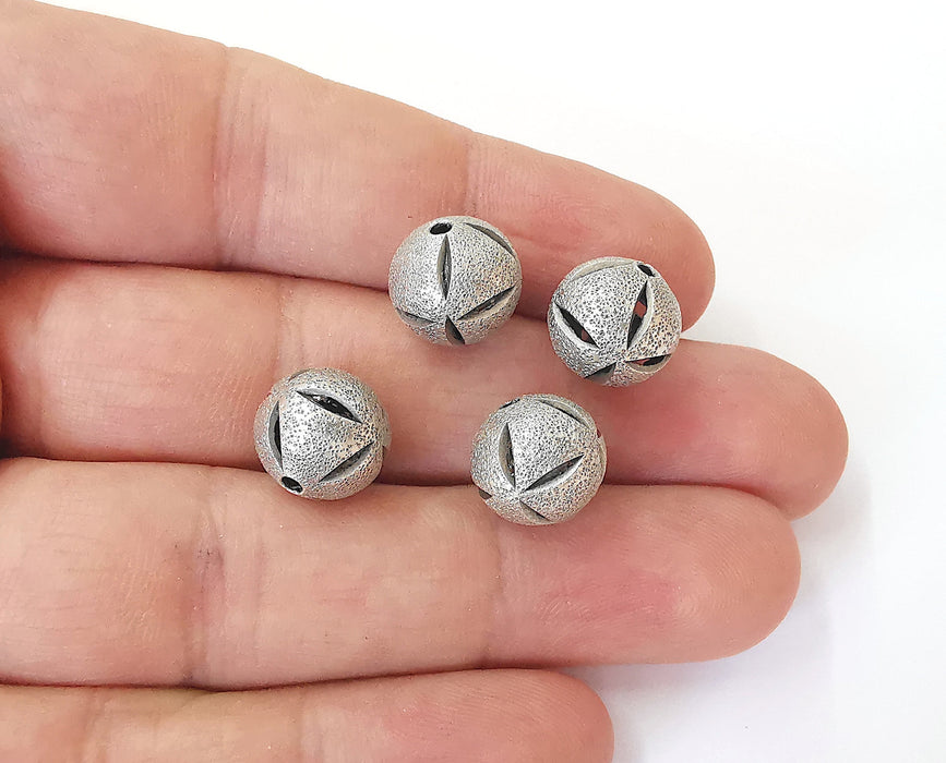 4 Silver round beads Antique silver plated brass beads (12mm) G23751